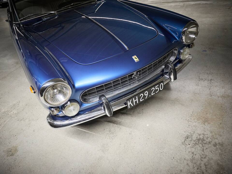 Imagen 49/100 de Ferrari 250 GT 2+2 (1963)