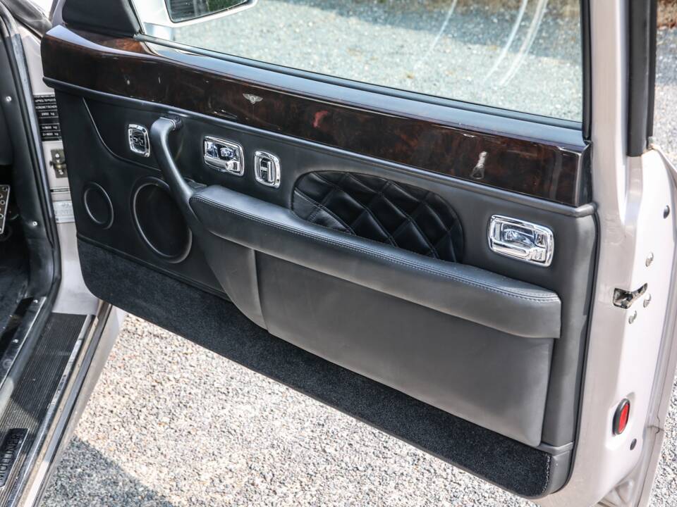 Image 38/49 de Bentley Continental R (2003)
