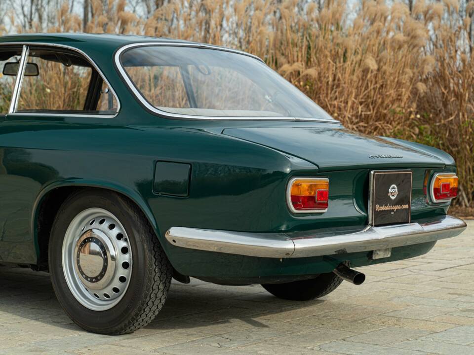 Bild 13/50 von Alfa Romeo Giulia 1300 GT Junior (1966)