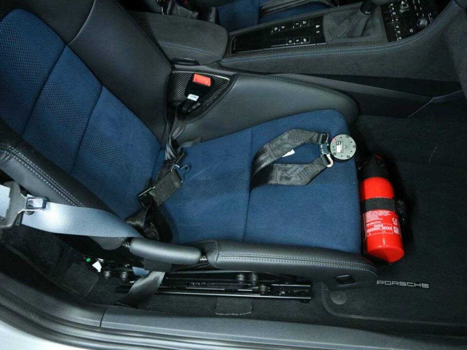 Image 23/50 of Porsche 718 Cayman GT4 RS Weissach (2023)