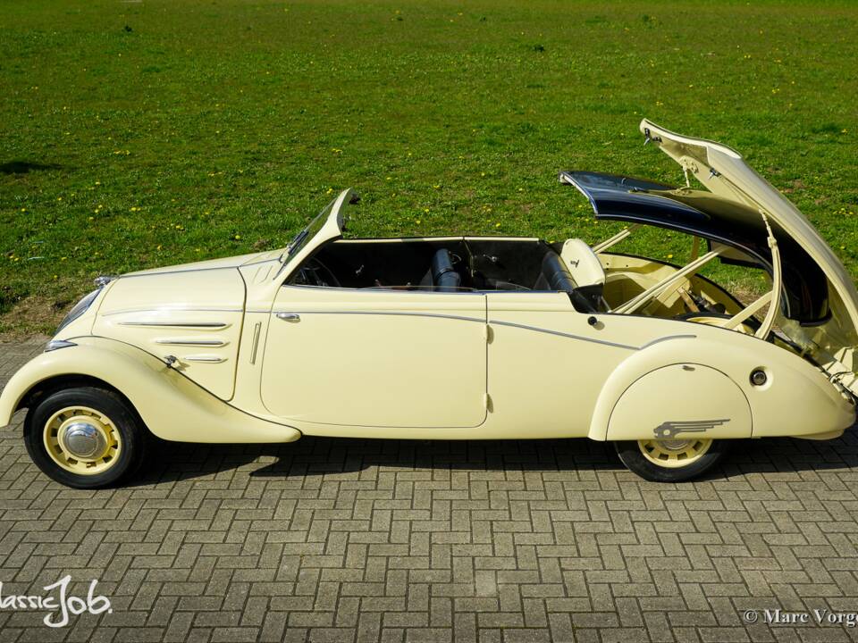 Image 4/47 of Peugeot 402 Eclipse (1935)