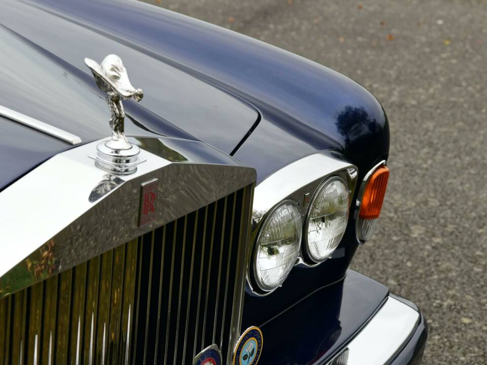 Image 38/50 of Rolls-Royce Corniche S (1995)