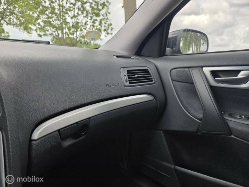 Immagine 24/40 di Volvo V 70 2.4 (2006)