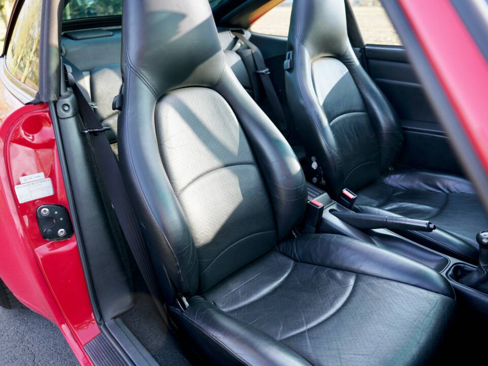Image 27/46 of Porsche 911 Carrera (1997)