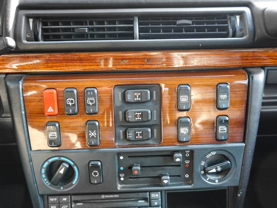 Bild 20/45 von Mercedes-Benz 300 GE (lang) (1991)