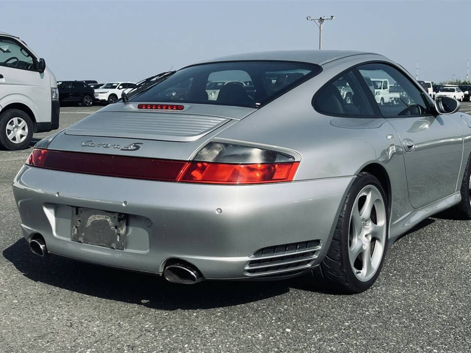 Image 6/39 of Porsche 911 Carrera 4S (2002)