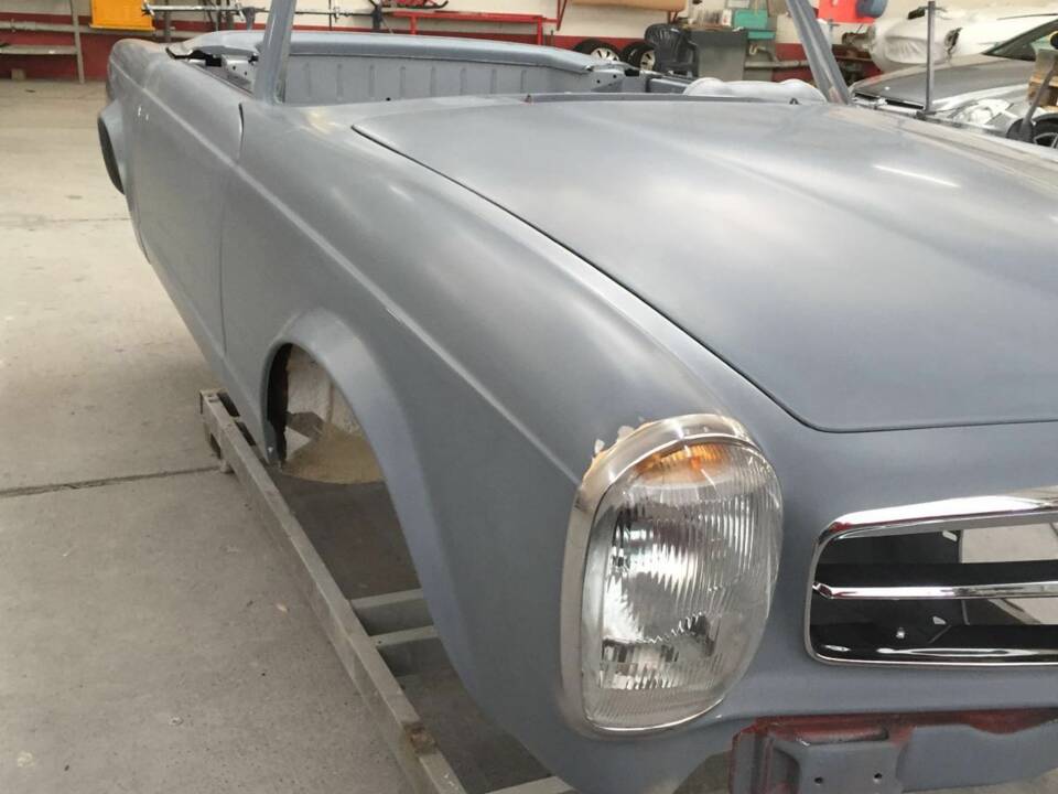 Image 3/43 of Mercedes-Benz 230 SL (1967)