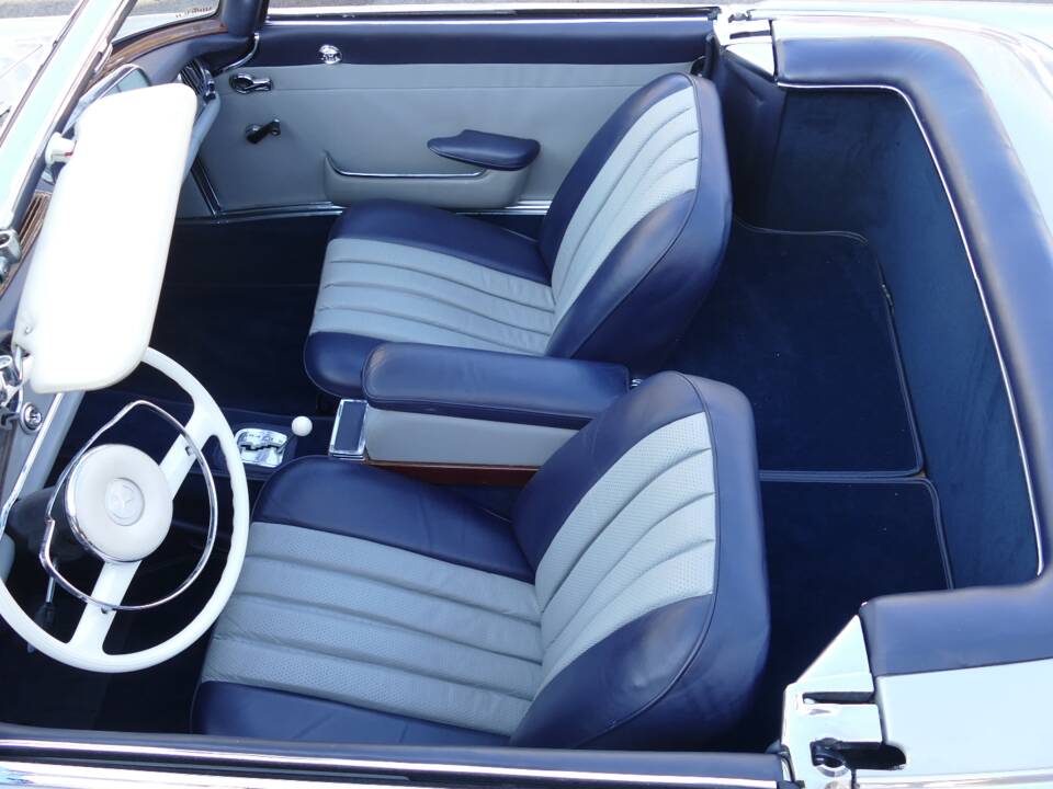 Image 22/34 de Mercedes-Benz 230 SL (1966)