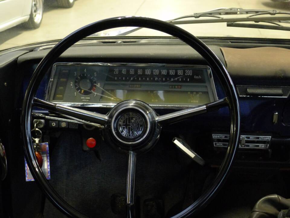 Immagine 12/28 di Alfa Romeo Giulia 1300 TI (1966)