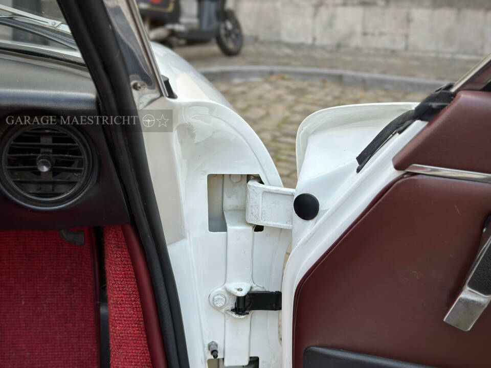 Imagen 91/98 de Alfa Romeo 2000 Spider Veloce (1981)