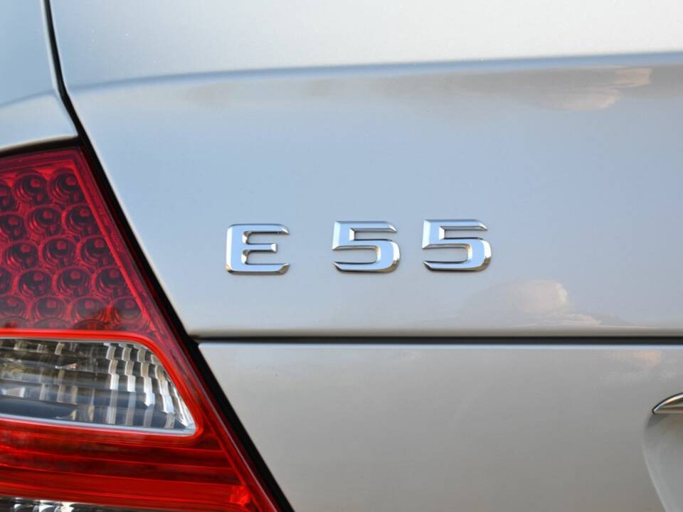 Imagen 65/100 de Mercedes-Benz E 55 AMG (2003)