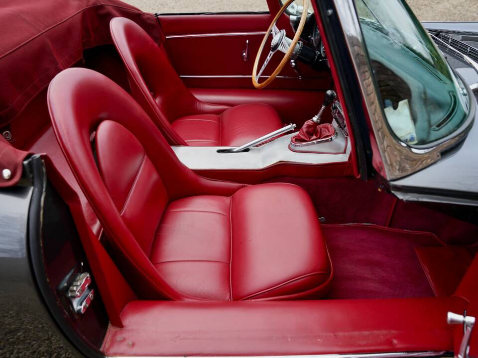 Immagine 9/50 di Jaguar E-Type 3.8 (1961)