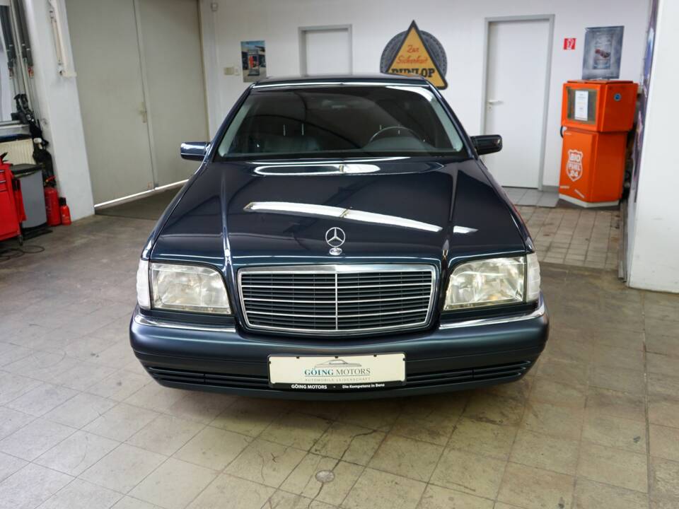 Image 3/37 of Mercedes-Benz S 500 (1996)