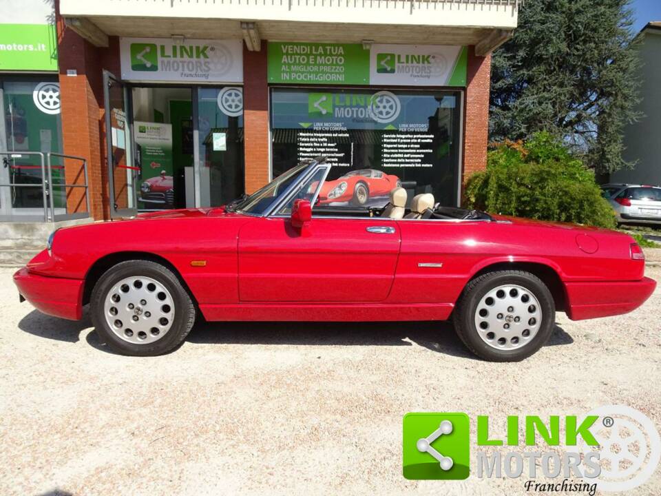 Imagen 2/10 de Alfa Romeo 1.6 Spider (1991)