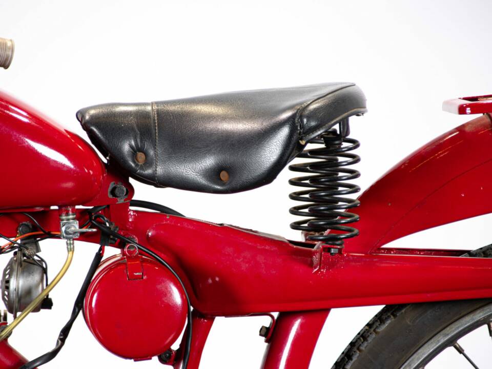 Bild 15/50 von Moto Guzzi Motoleggera 65 (1951)