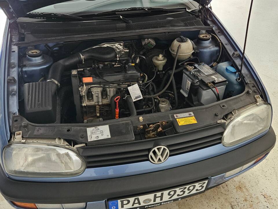 Bild 3/60 von Volkswagen Golf III 1.8 (1993)