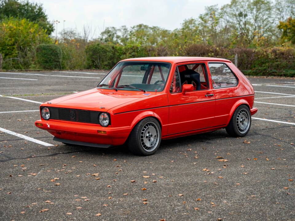 Afbeelding 40/61 van Volkswagen Golf Mk I GTI Pirelli 1.8 (1983)