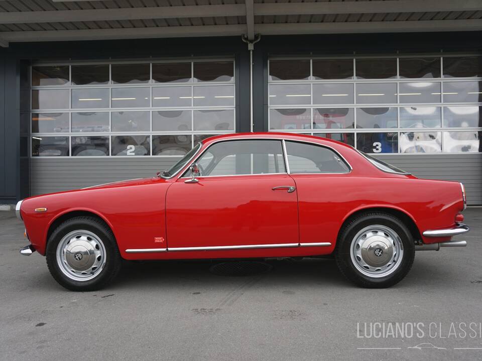 Imagen 5/68 de Alfa Romeo Giulietta Sprint 1300 (1965)