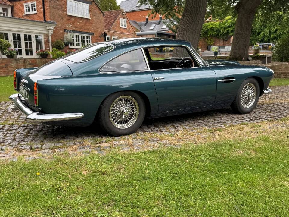 Image 12/30 de Aston Martin DB 4 (1959)