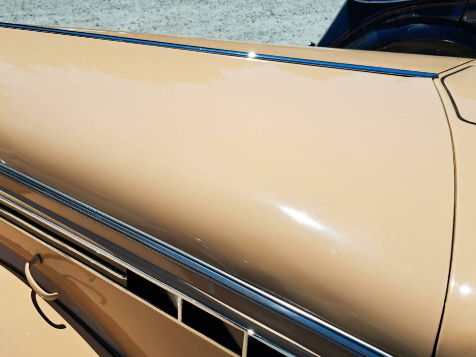 Bild 9/22 von Chrysler Royal Sedan (1938)