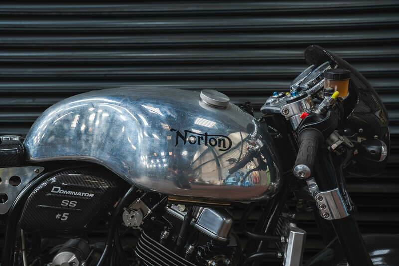 Image 6/38 of Norton Dominator SS (2015)