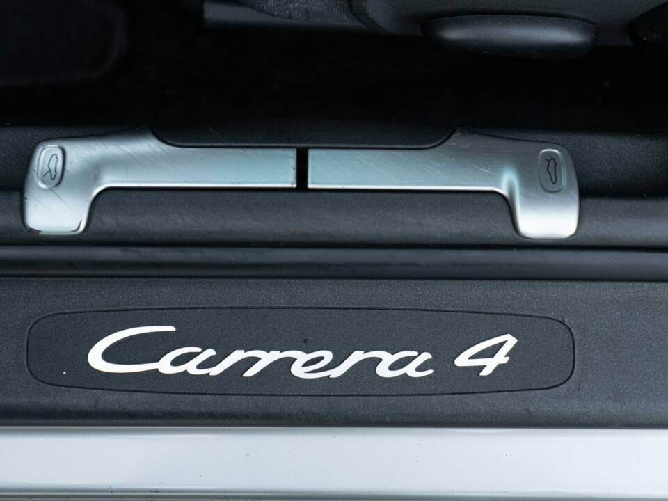 Image 44/50 of Porsche 911 Carrera 4 (1999)