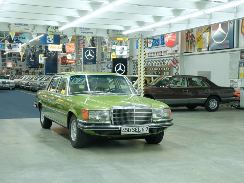 Image 19/50 de Mercedes-Benz 450 SEL 6,9 (1976)
