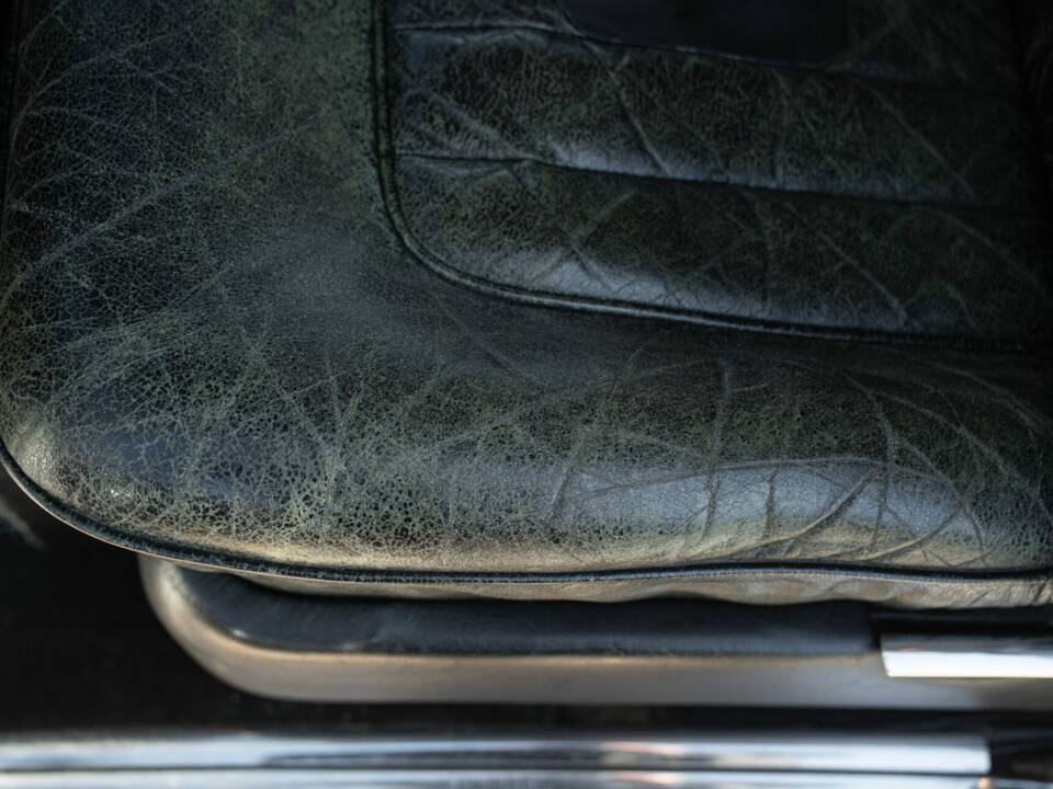 Image 37/50 of Bentley T 1 (1975)