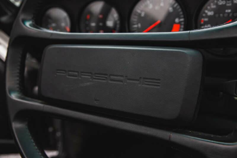 Image 30/50 de Porsche 911 Carrera 3.2 (1989)