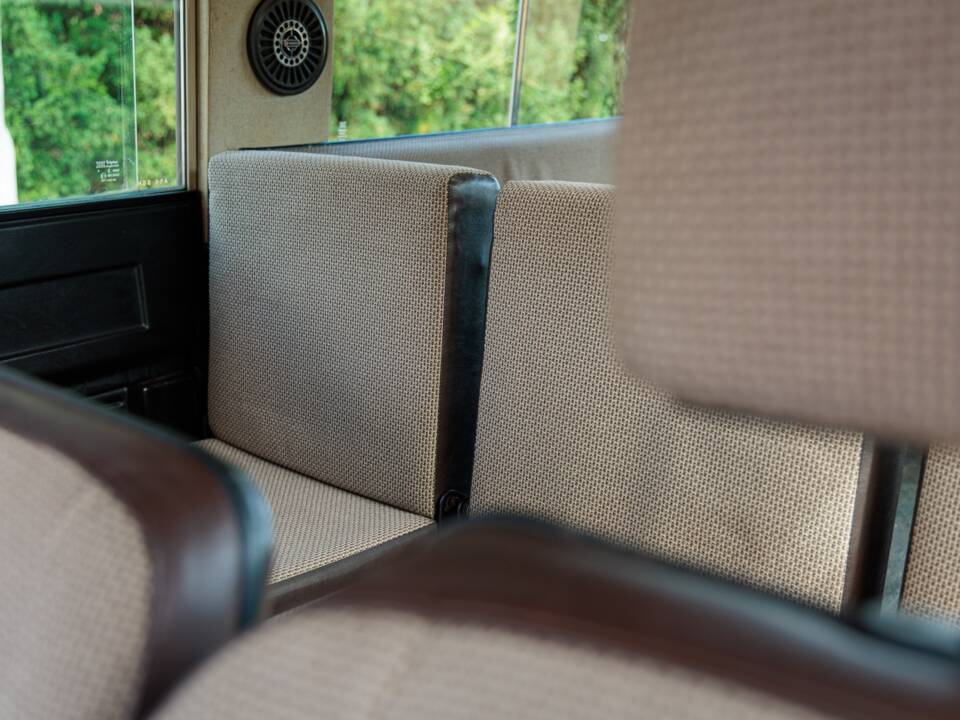 Afbeelding 30/50 van Land Rover Defender 110 (1983)