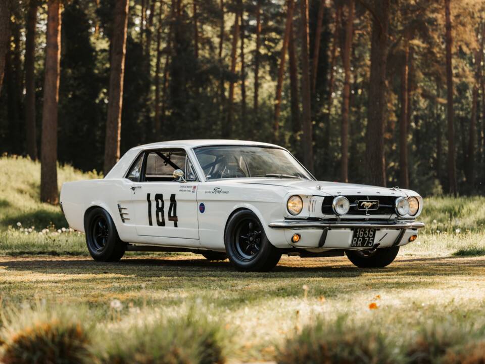 Image 5/20 of Ford Mustang Notchback (1965)