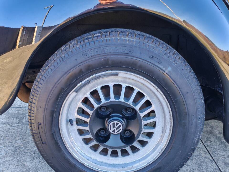 Bild 21/35 von Volkswagen Käfer 1303 LS (1975)