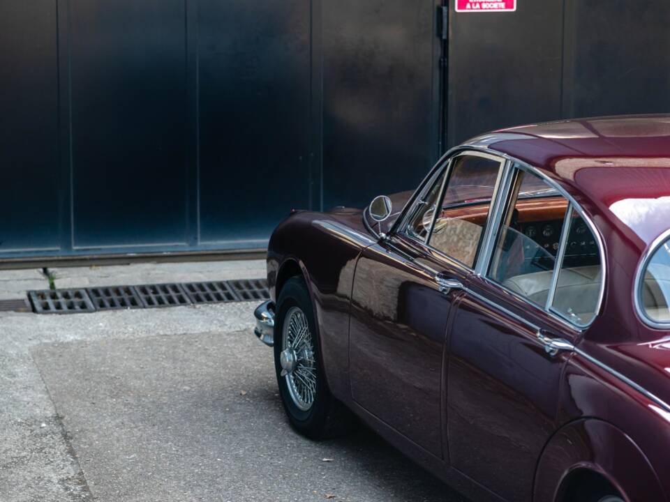 Image 24/49 of Jaguar Mk II 3.4 (1967)