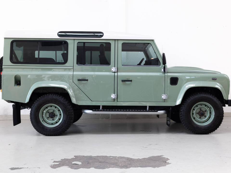 Image 3/36 of Land Rover Defender (2016)