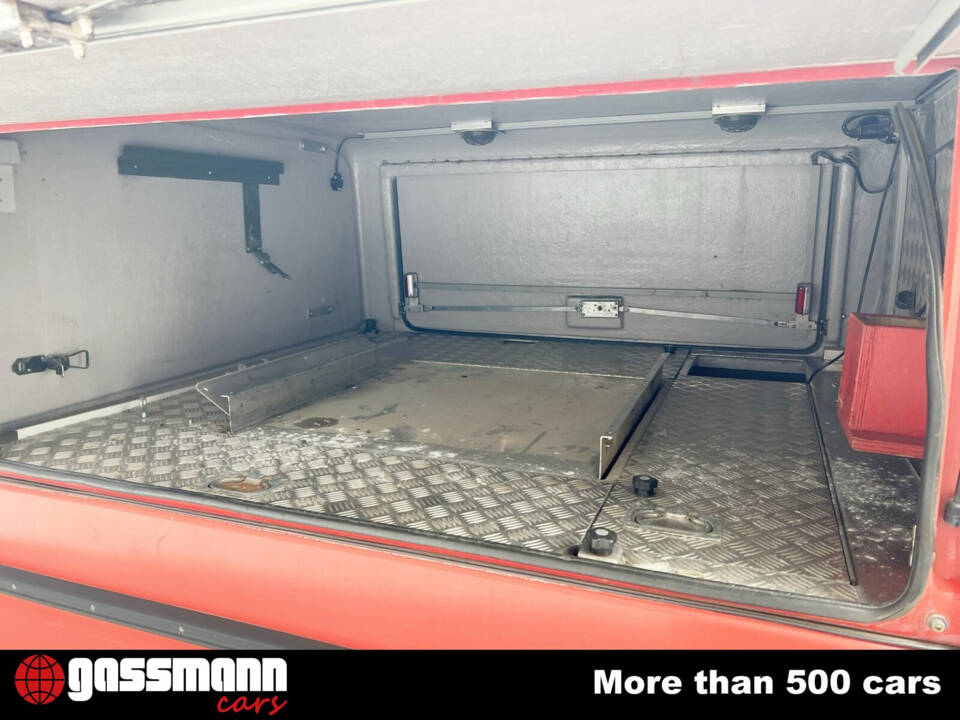 Image 9/13 de Mercedes-Benz 250 GD Wolf (SWB) (1994)
