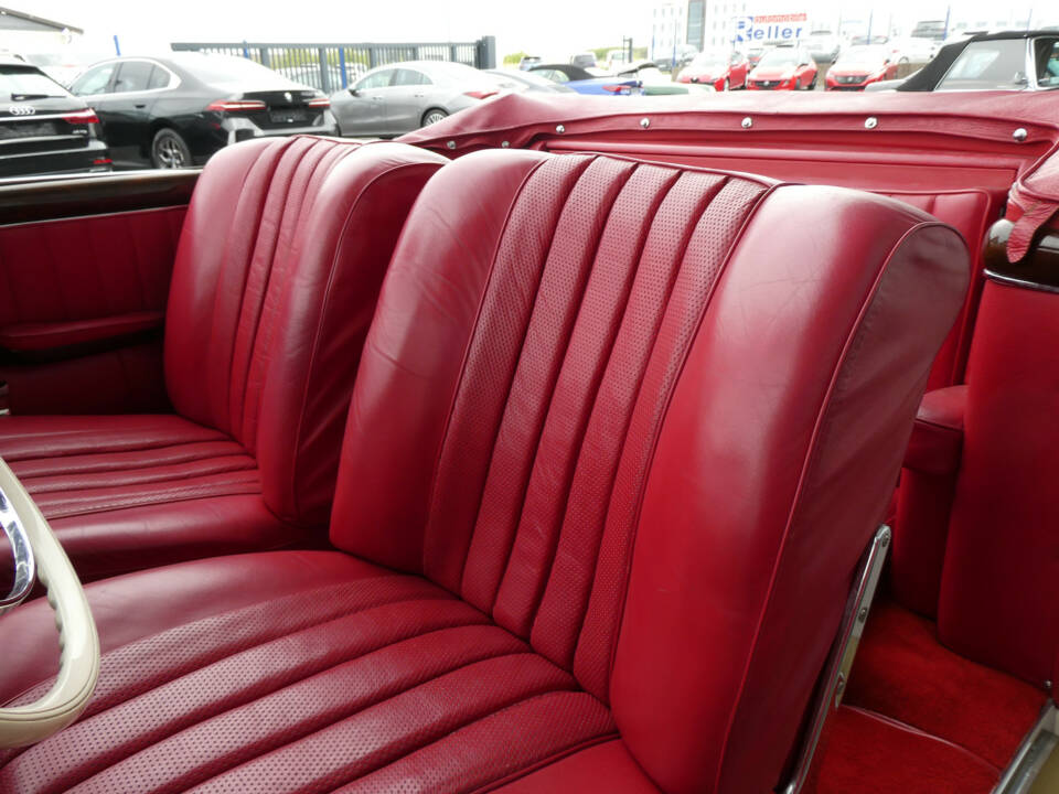 Immagine 11/29 di Mercedes-Benz 220 SE Cabriolet (1960)