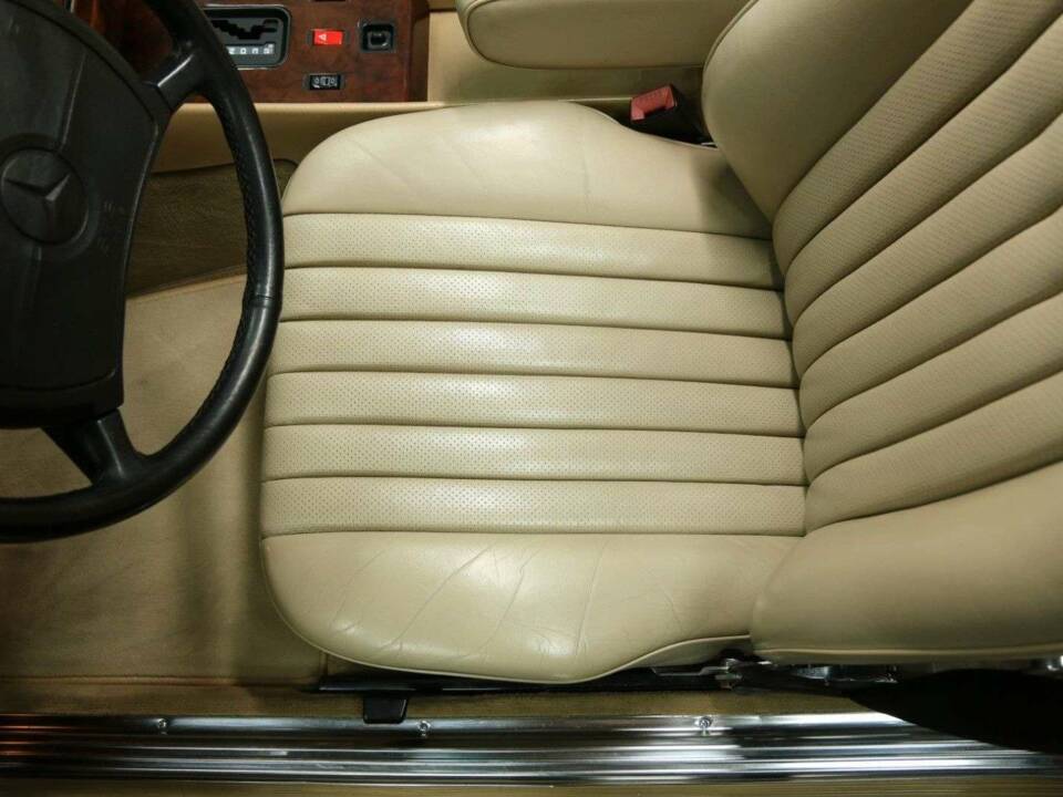 Bild 12/30 von Mercedes-Benz 560 SL (1989)