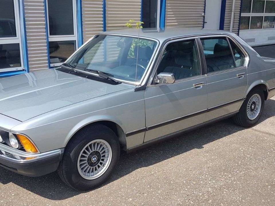 Afbeelding 7/19 van BMW 745i (1981)
