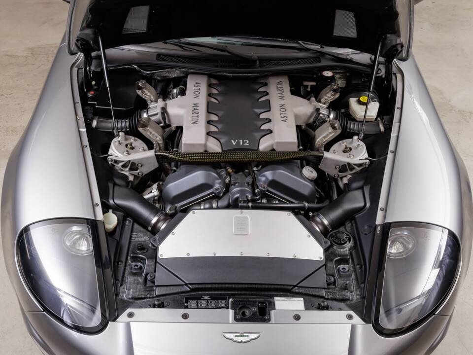 Bild 28/29 von Aston Martin V12 Vanquish (2001)