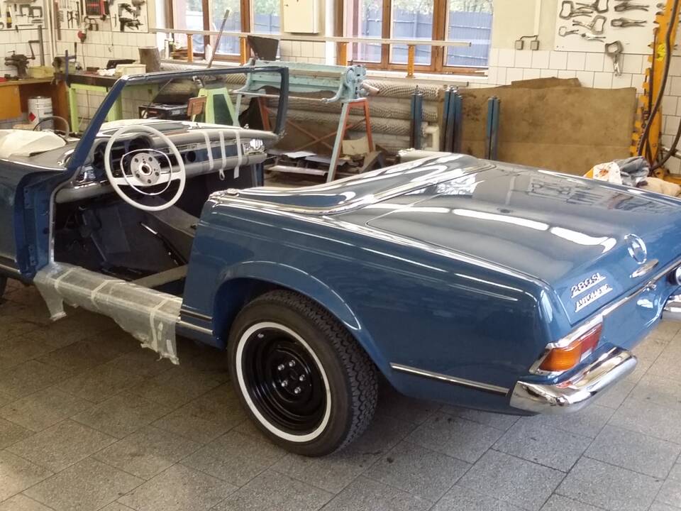 Image 15/19 of Mercedes-Benz 280 SL (1970)