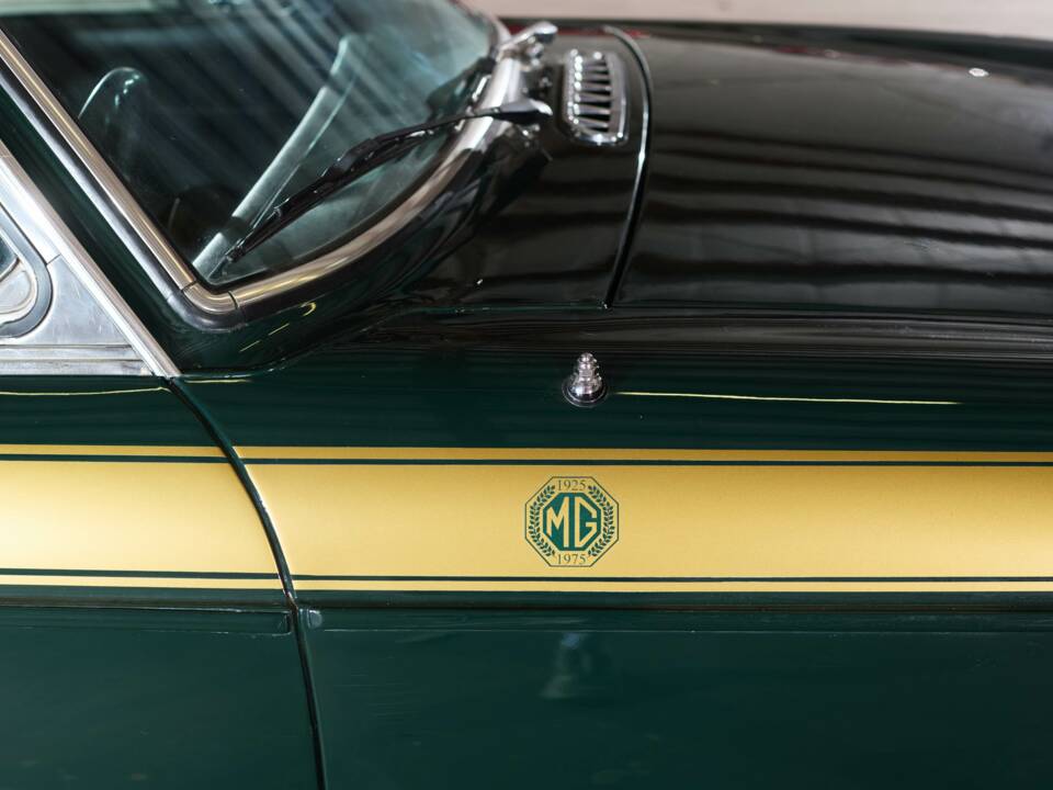 Bild 21/38 von MG MGB GT (1975)