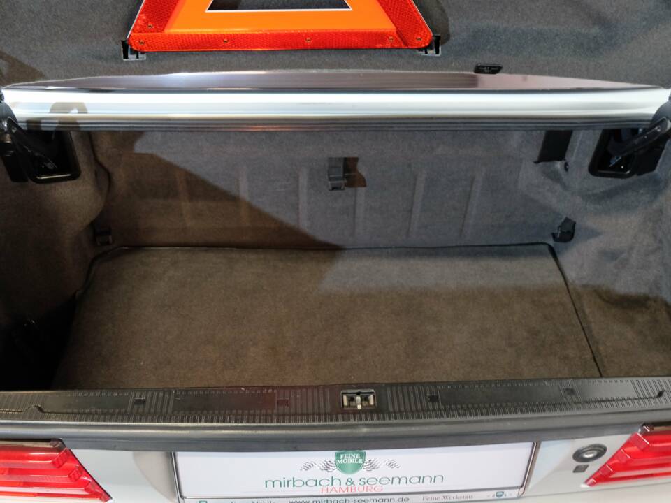 Image 42/51 of Mercedes-Benz 500 SL (1992)