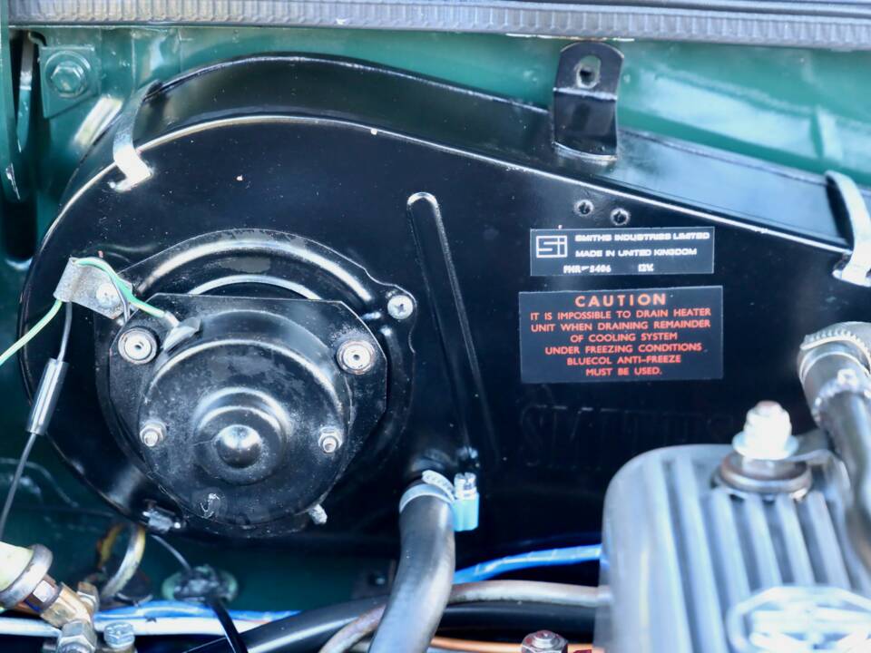 Image 38/50 of MG MGB (1974)