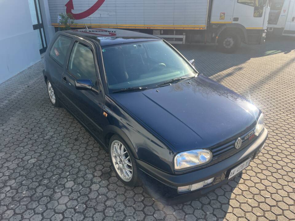 Immagine 6/23 di Volkswagen Golf III 2.0 16V GTI (1993)