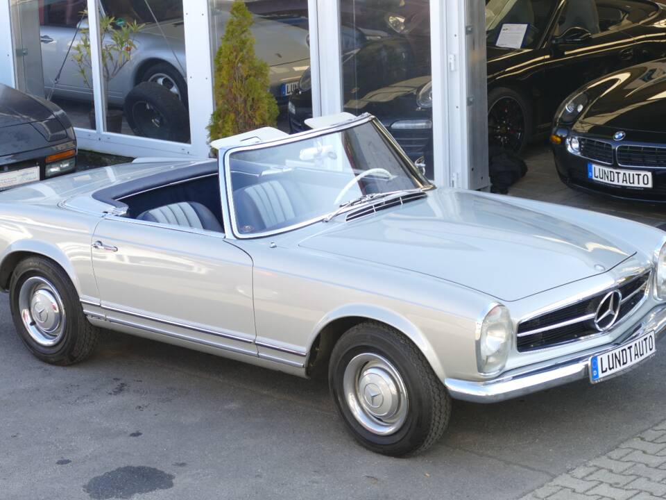 Image 12/34 de Mercedes-Benz 230 SL (1966)