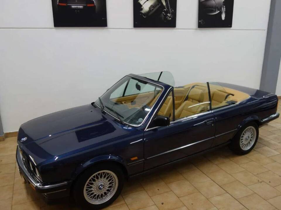 Bild 8/15 von BMW 320i (1988)
