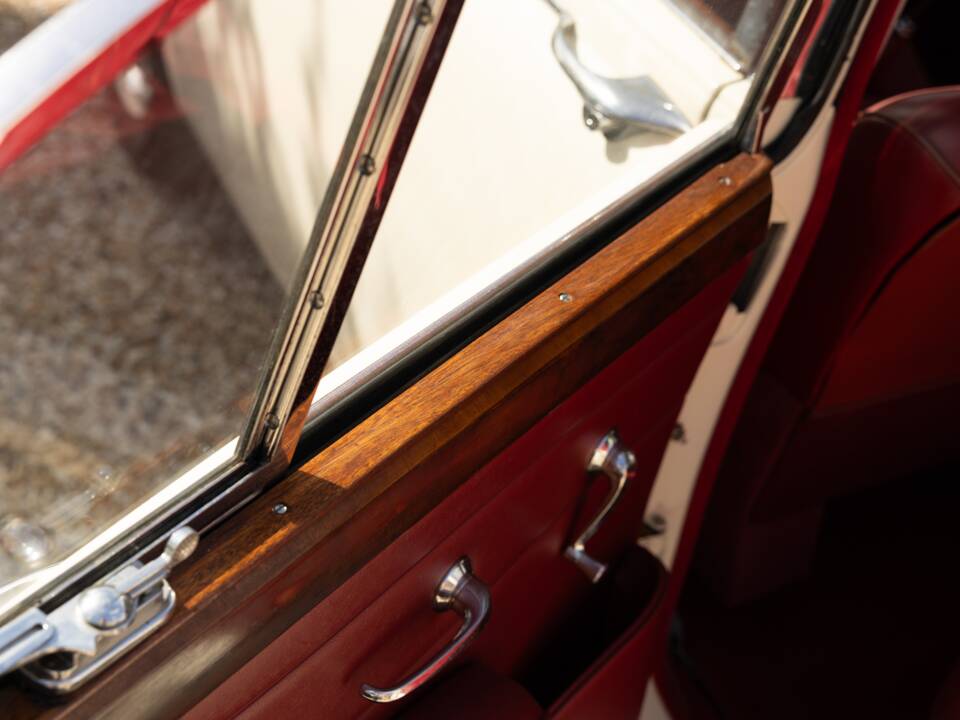 Image 23/50 of Jaguar Mk II 2.4 (1967)