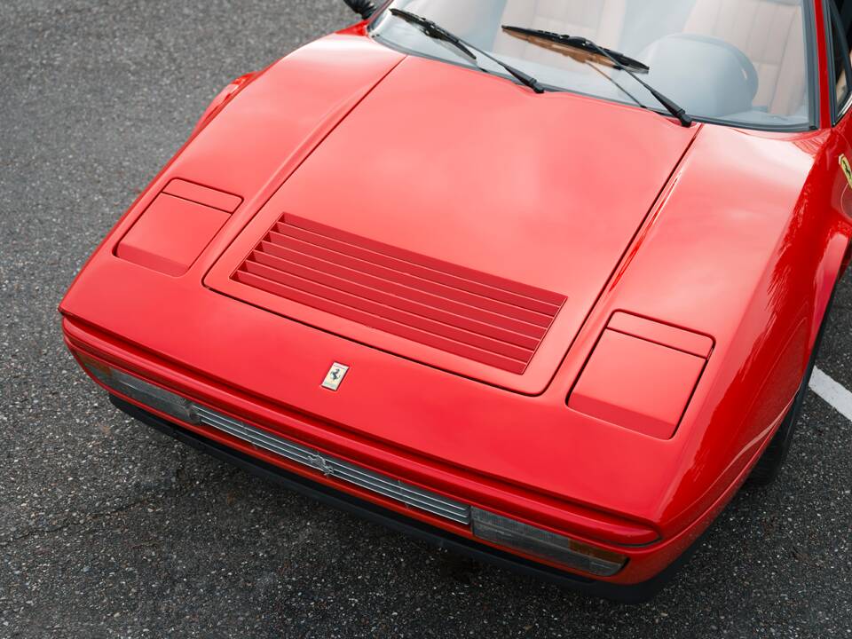Afbeelding 39/41 van Ferrari 328 GTS (1989)