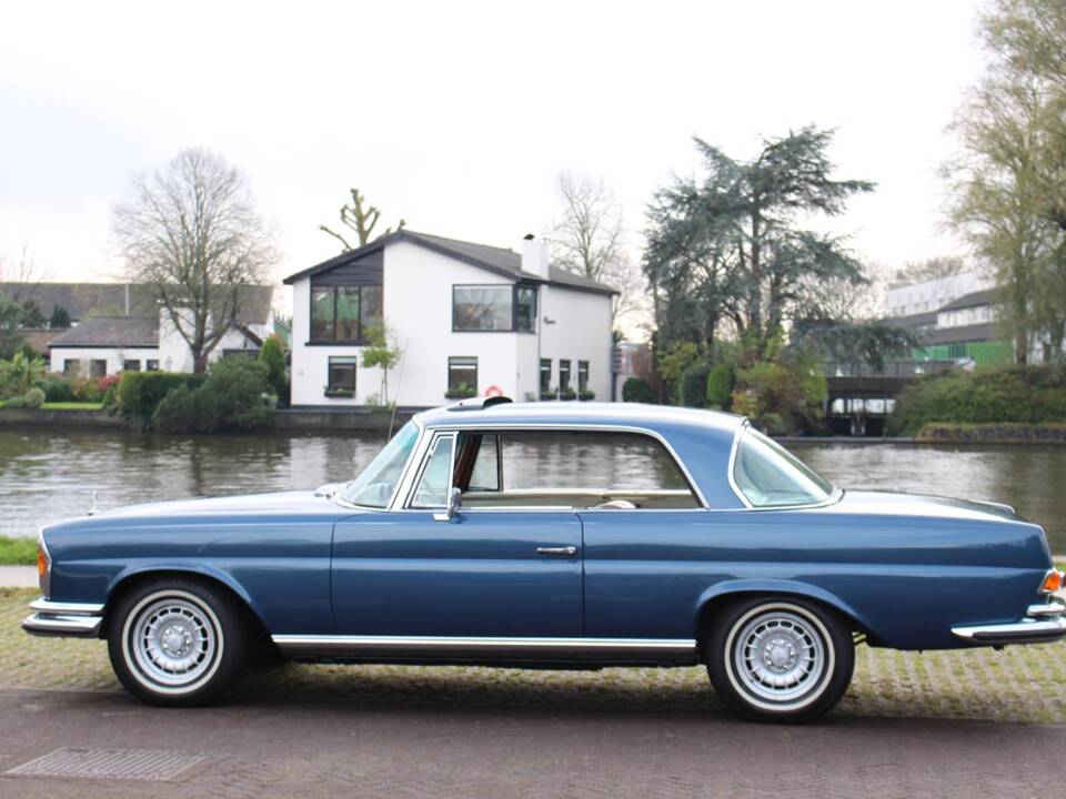 Image 10/27 de Mercedes-Benz 280 SE 3,5 (1971)