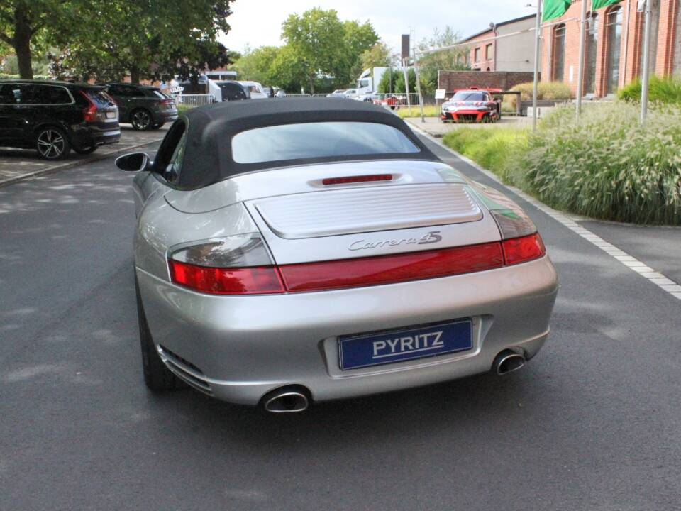 Bild 17/17 von Porsche 911 Carrera 4 (2004)